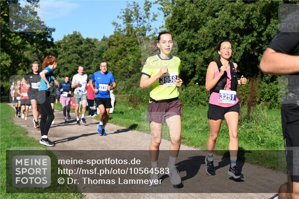 27.09.2026 - 35. Volkslauf durch das schöne Alstertal Dr. Thomas Lammeyer http://msf.ph/oto/10564583 27.09.2026 10:35:38 Laufen 3284, 3116, 3958, 3251 meine-sportfotos.de