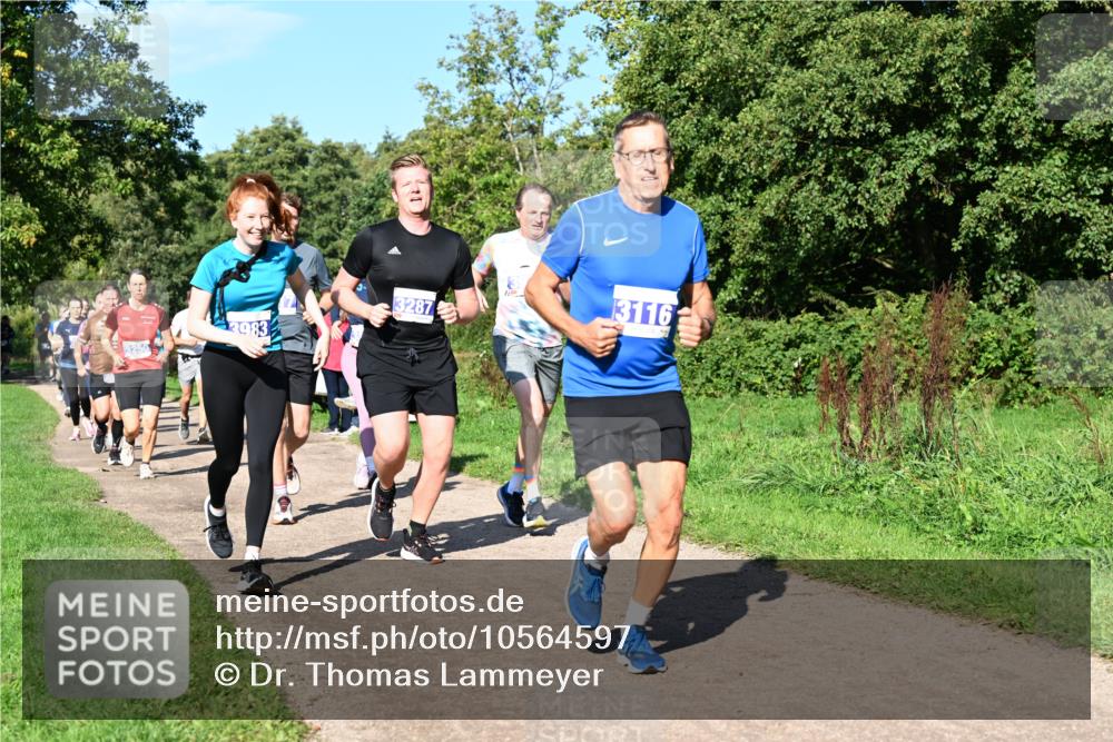 27.09.2026 - 35. Volkslauf durch das schöne Alstertal Dr. Thomas Lammeyer http://msf.ph/oto/10564597 27.09.2026 10:35:40 Laufen 3287, 3983, 3250, 3116 meine-sportfotos.de