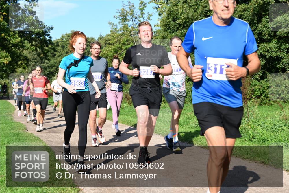 27.09.2026 - 35. Volkslauf durch das schöne Alstertal Dr. Thomas Lammeyer http://msf.ph/oto/10564602 27.09.2026 10:35:41 Laufen 3983, 317, 848, 3287, 311 meine-sportfotos.de