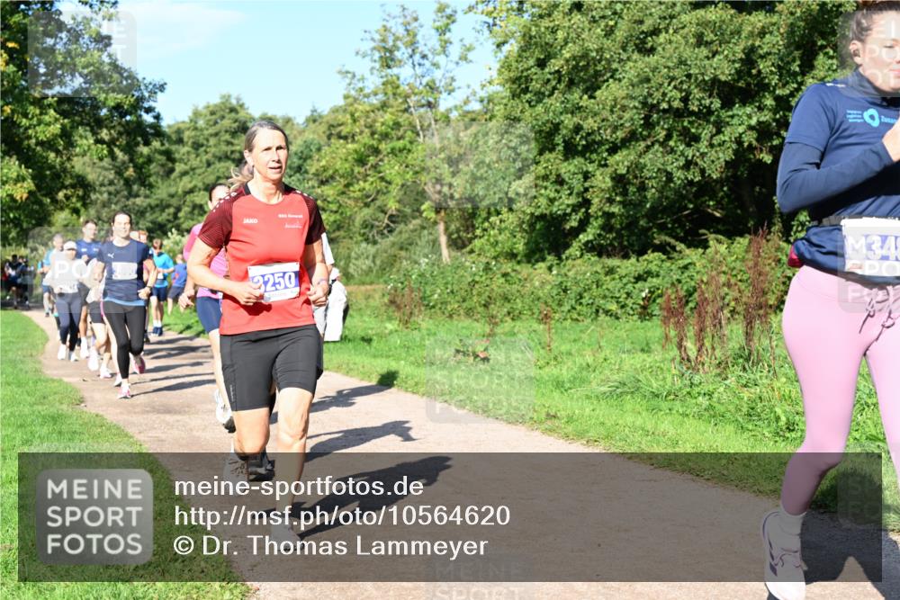 27.09.2026 - 35. Volkslauf durch das schöne Alstertal Dr. Thomas Lammeyer http://msf.ph/oto/10564620 27.09.2026 10:35:43 Laufen 3250, 349 meine-sportfotos.de