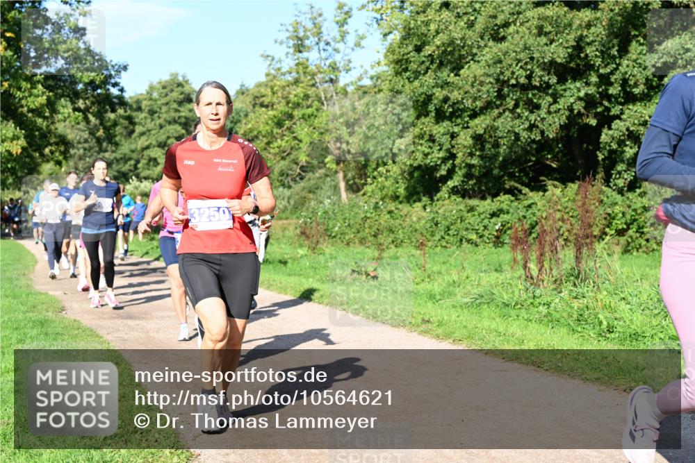 27.09.2026 - 35. Volkslauf durch das schöne Alstertal Dr. Thomas Lammeyer http://msf.ph/oto/10564621 27.09.2026 10:35:44 Laufen 3250 meine-sportfotos.de