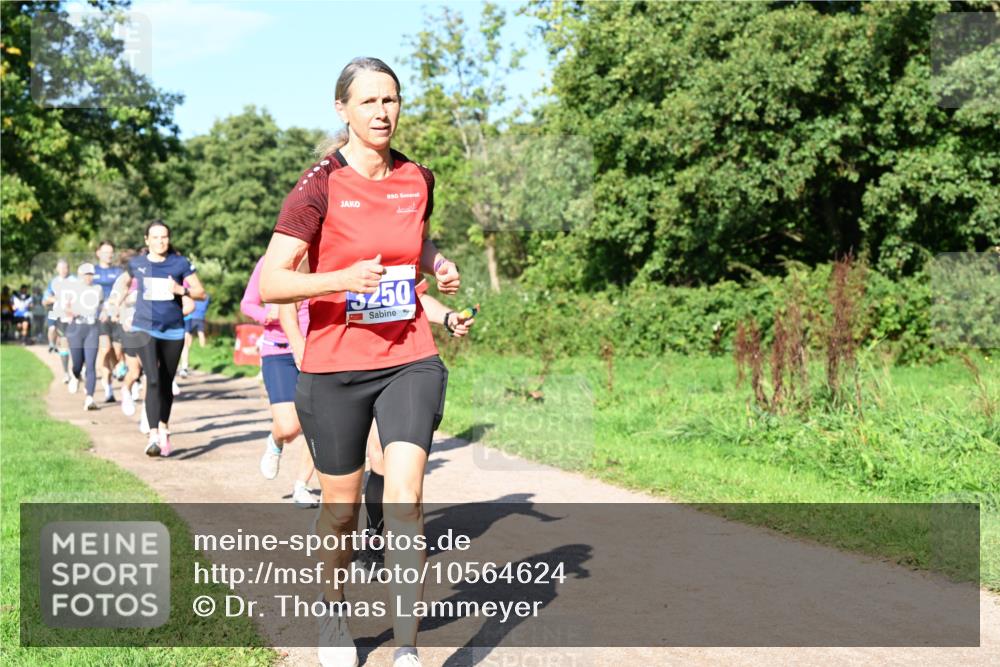 27.09.2026 - 35. Volkslauf durch das schöne Alstertal Dr. Thomas Lammeyer http://msf.ph/oto/10564624 27.09.2026 10:35:44 Laufen 3250 meine-sportfotos.de