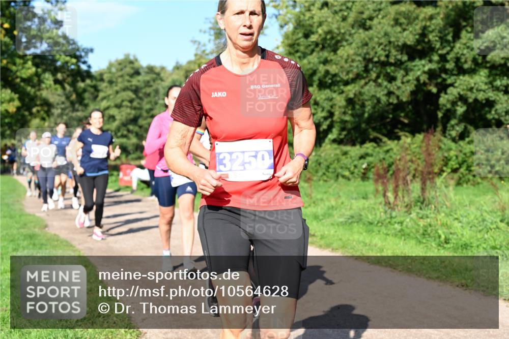 27.09.2026 - 35. Volkslauf durch das schöne Alstertal Dr. Thomas Lammeyer http://msf.ph/oto/10564628 27.09.2026 10:35:44 Laufen 3250 meine-sportfotos.de