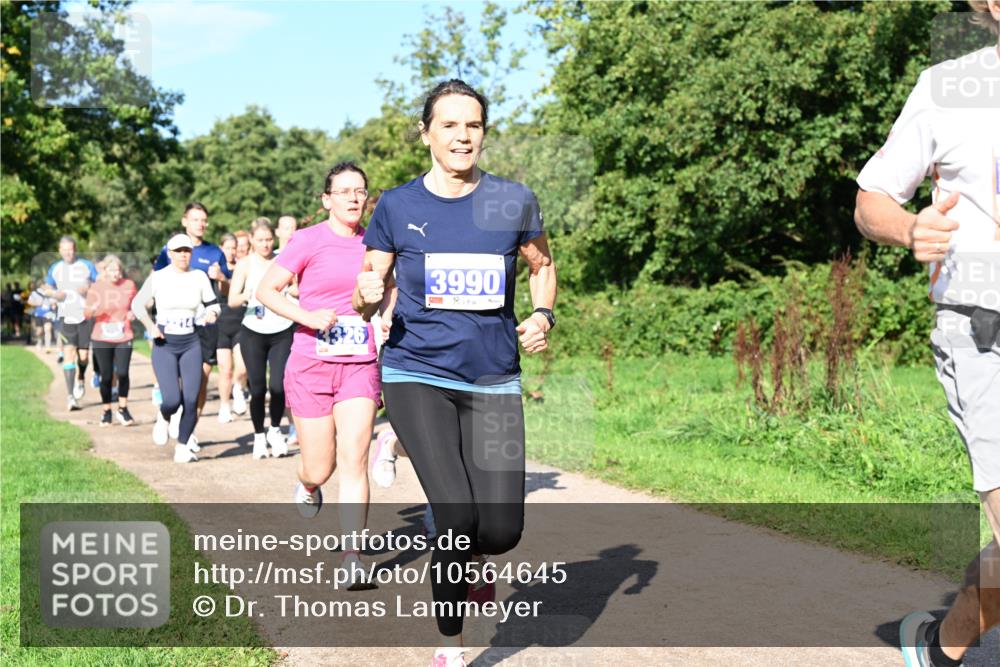 27.09.2026 - 35. Volkslauf durch das schöne Alstertal Dr. Thomas Lammeyer http://msf.ph/oto/10564645 27.09.2026 10:35:47 Laufen 3326, 3990 meine-sportfotos.de