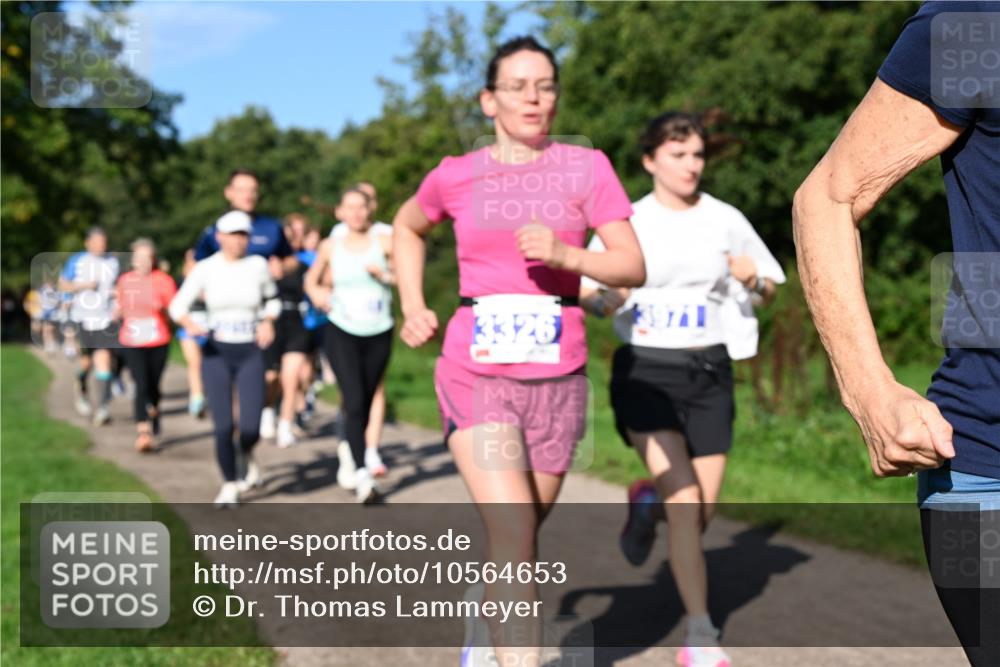 27.09.2026 - 35. Volkslauf durch das schöne Alstertal Dr. Thomas Lammeyer http://msf.ph/oto/10564653 27.09.2026 10:35:48 Laufen  meine-sportfotos.de