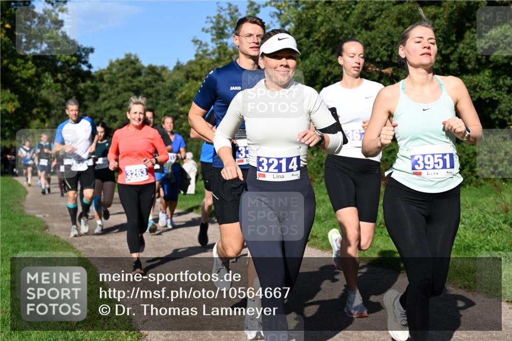 27.09.2026 - 35. Volkslauf durch das schöne Alstertal Dr. Thomas Lammeyer http://msf.ph/oto/10564667 27.09.2026 10:35:50 Laufen 3263, 3214, 367, 3951, 1 meine-sportfotos.de