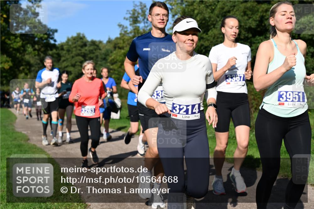 27.09.2026 - 35. Volkslauf durch das schöne Alstertal Dr. Thomas Lammeyer http://msf.ph/oto/10564668 27.09.2026 10:35:50 Laufen 330, 3214, 3367, 3951 meine-sportfotos.de