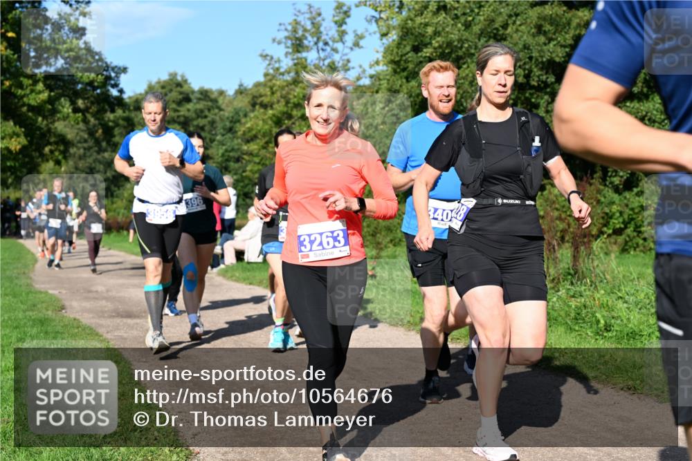 27.09.2026 - 35. Volkslauf durch das schöne Alstertal Dr. Thomas Lammeyer http://msf.ph/oto/10564676 27.09.2026 10:35:51 Laufen 396, 3263, 3408 meine-sportfotos.de