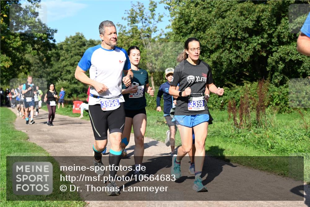 27.09.2026 - 35. Volkslauf durch das schöne Alstertal Dr. Thomas Lammeyer http://msf.ph/oto/10564683 27.09.2026 10:35:52 Laufen 3956, 96, 24, 3359 meine-sportfotos.de