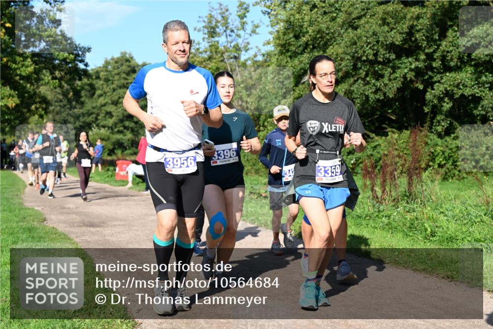 27.09.2026 - 35. Volkslauf durch das schöne Alstertal Dr. Thomas Lammeyer http://msf.ph/oto/10564684 27.09.2026 10:35:53 Laufen 3956, 3396, 24, 3, 4, 3359 meine-sportfotos.de