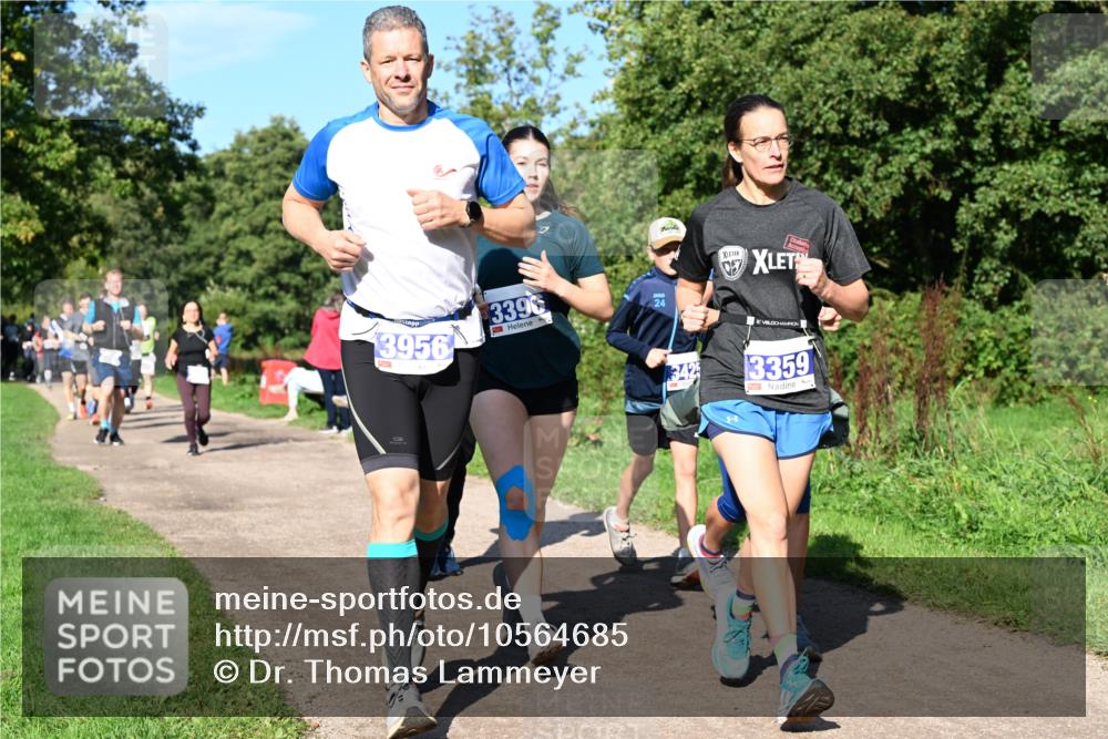 27.09.2026 - 35. Volkslauf durch das schöne Alstertal Dr. Thomas Lammeyer http://msf.ph/oto/10564685 27.09.2026 10:35:53 Laufen 3956, 3396, 24, 3359 meine-sportfotos.de