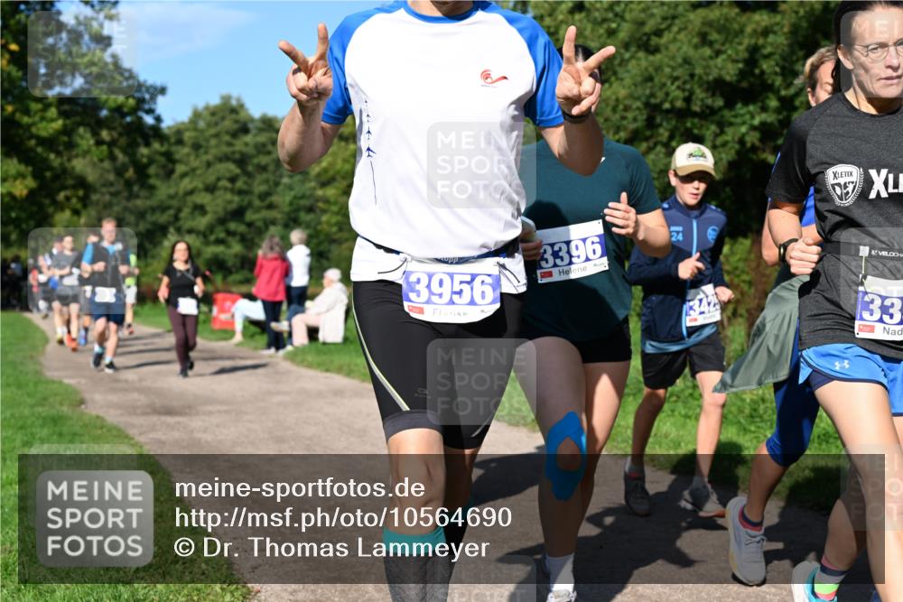 27.09.2026 - 35. Volkslauf durch das schöne Alstertal Dr. Thomas Lammeyer http://msf.ph/oto/10564690 27.09.2026 10:35:53 Laufen 3956, 3396, 24, 342, 33 meine-sportfotos.de