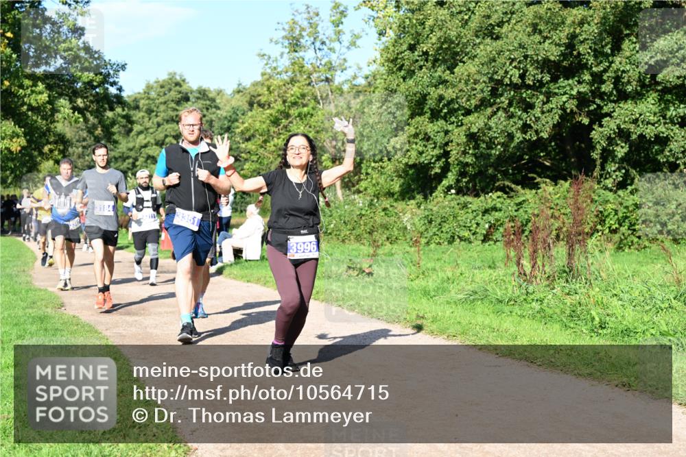 27.09.2026 - 35. Volkslauf durch das schöne Alstertal Dr. Thomas Lammeyer http://msf.ph/oto/10564715 27.09.2026 10:35:57 Laufen 3184, 3351, 3996 meine-sportfotos.de