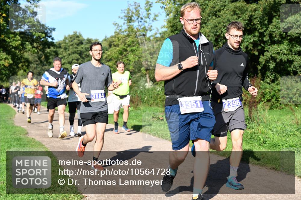 27.09.2026 - 35. Volkslauf durch das schöne Alstertal Dr. Thomas Lammeyer http://msf.ph/oto/10564728 27.09.2026 10:35:59 Laufen 13184, 3351, 2396 meine-sportfotos.de