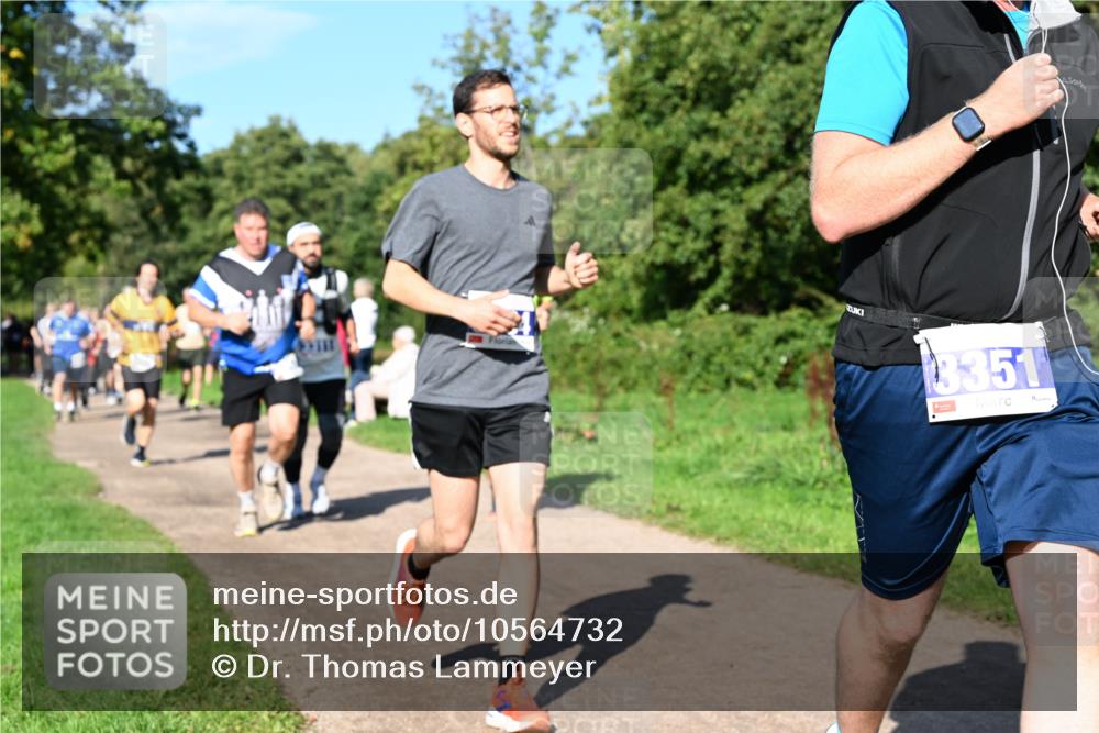 27.09.2026 - 35. Volkslauf durch das schöne Alstertal Dr. Thomas Lammeyer http://msf.ph/oto/10564732 27.09.2026 10:36:00 Laufen 3351 meine-sportfotos.de