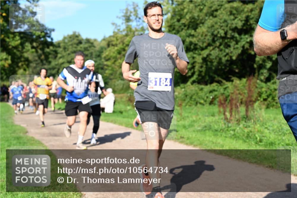 27.09.2026 - 35. Volkslauf durch das schöne Alstertal Dr. Thomas Lammeyer http://msf.ph/oto/10564734 27.09.2026 10:36:00 Laufen 3184 meine-sportfotos.de