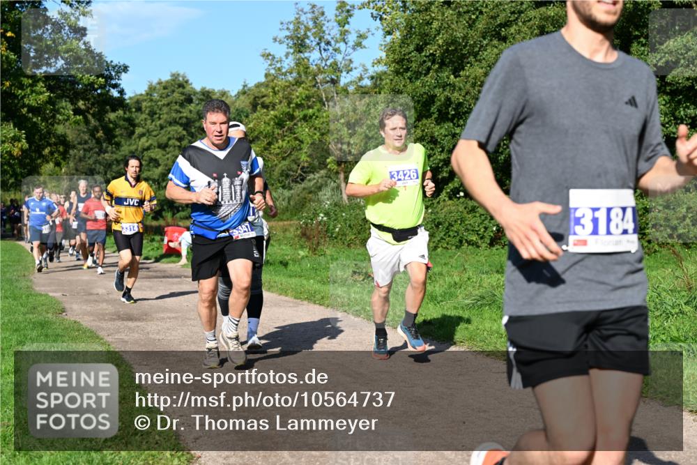 27.09.2026 - 35. Volkslauf durch das schöne Alstertal Dr. Thomas Lammeyer http://msf.ph/oto/10564737 27.09.2026 10:36:01 Laufen 3314, 3347, 3426, 3184 meine-sportfotos.de