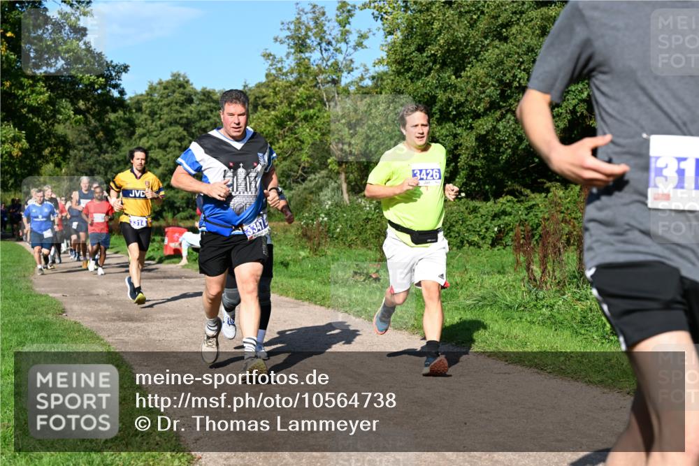 27.09.2026 - 35. Volkslauf durch das schöne Alstertal Dr. Thomas Lammeyer http://msf.ph/oto/10564738 27.09.2026 10:36:01 Laufen 3314, 3347, 3426, 31 meine-sportfotos.de