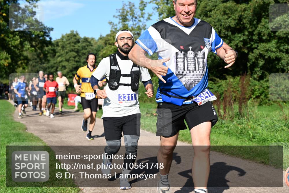 27.09.2026 - 35. Volkslauf durch das schöne Alstertal Dr. Thomas Lammeyer http://msf.ph/oto/10564748 27.09.2026 10:36:02 Laufen 3311, 3347 meine-sportfotos.de