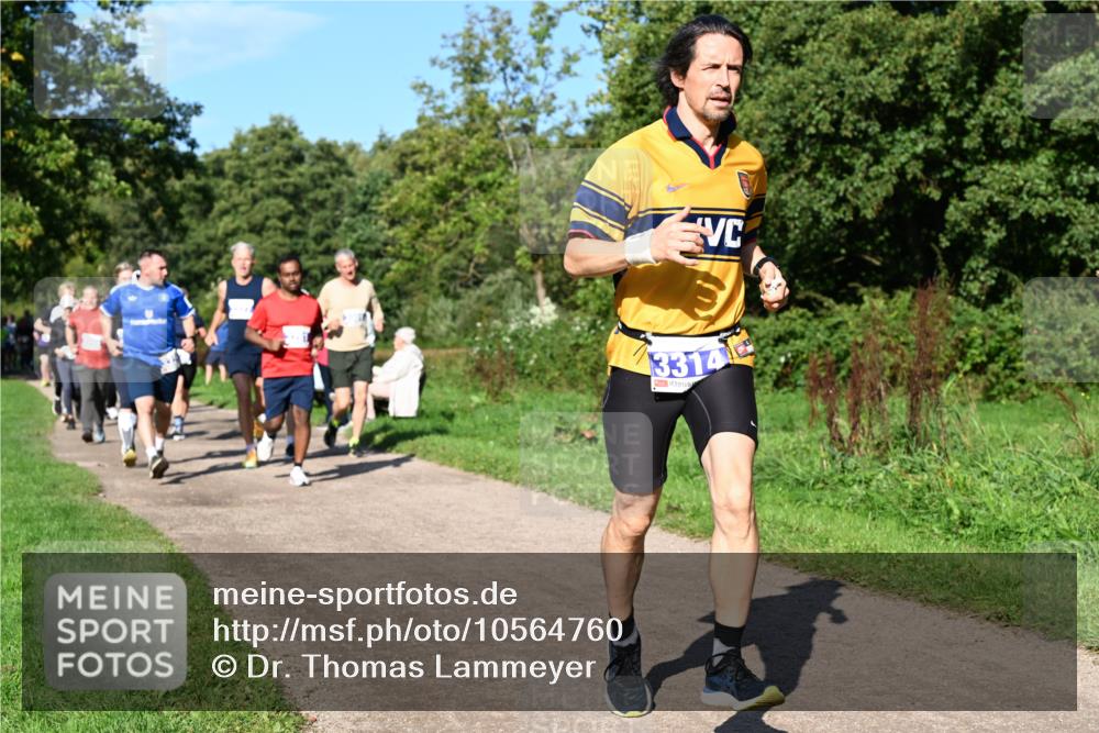 27.09.2026 - 35. Volkslauf durch das schöne Alstertal Dr. Thomas Lammeyer http://msf.ph/oto/10564760 27.09.2026 10:36:04 Laufen 3314 meine-sportfotos.de