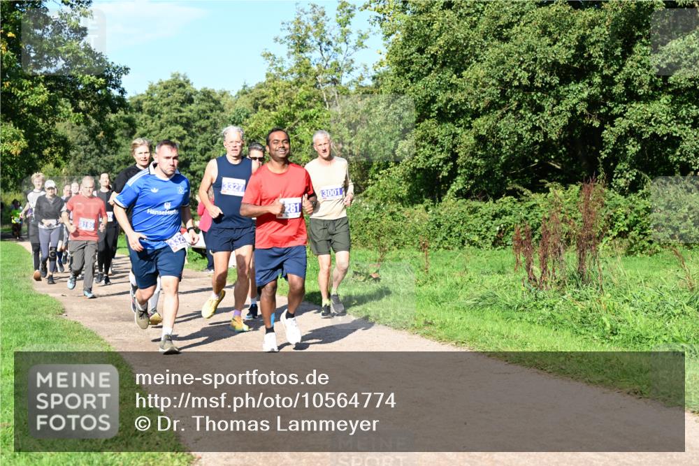27.09.2026 - 35. Volkslauf durch das schöne Alstertal Dr. Thomas Lammeyer http://msf.ph/oto/10564774 27.09.2026 10:36:06 Laufen 3196, 3327, 281, 3001 meine-sportfotos.de