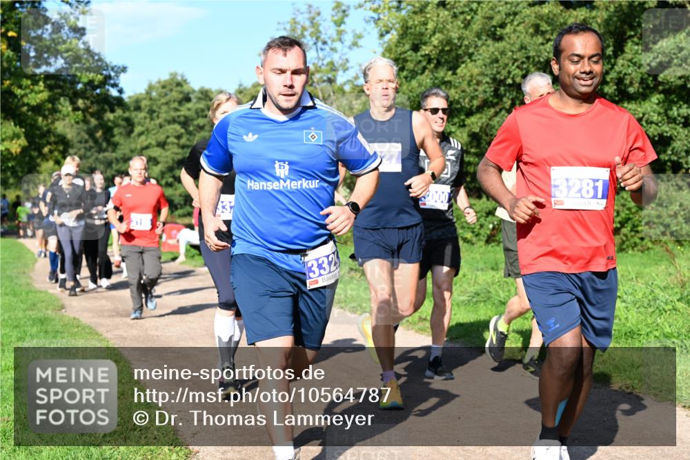 27.09.2026 - 35. Volkslauf durch das schöne Alstertal Dr. Thomas Lammeyer http://msf.ph/oto/10564787 27.09.2026 10:36:08 Laufen 327, 1332, 000, 3281 meine-sportfotos.de