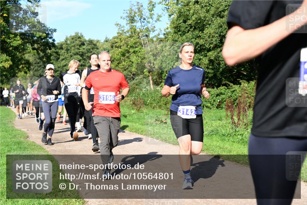 27.09.2026 - 35. Volkslauf durch das schöne Alstertal Dr. Thomas Lammeyer http://msf.ph/oto/10564801 27.09.2026 10:36:10 Laufen 139, 3080, 3196, 3142 meine-sportfotos.de