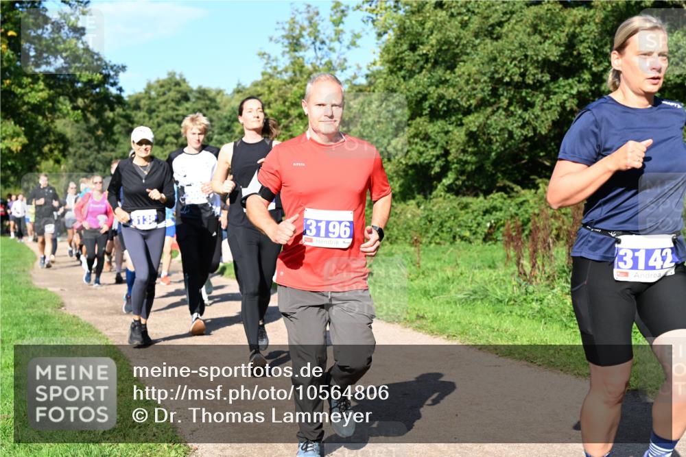 27.09.2026 - 35. Volkslauf durch das schöne Alstertal Dr. Thomas Lammeyer http://msf.ph/oto/10564806 27.09.2026 10:36:11 Laufen 3139, 3196, 3142 meine-sportfotos.de