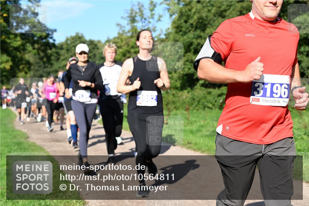 27.09.2026 - 35. Volkslauf durch das schöne Alstertal Dr. Thomas Lammeyer http://msf.ph/oto/10564811 27.09.2026 10:36:11 Laufen 3196 meine-sportfotos.de