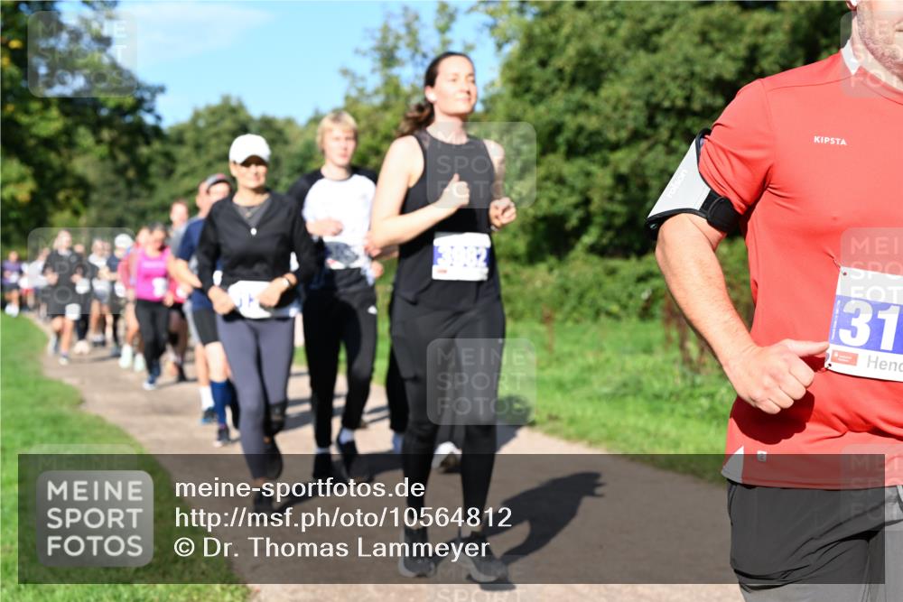 27.09.2026 - 35. Volkslauf durch das schöne Alstertal Dr. Thomas Lammeyer http://msf.ph/oto/10564812 27.09.2026 10:36:12 Laufen 131 meine-sportfotos.de