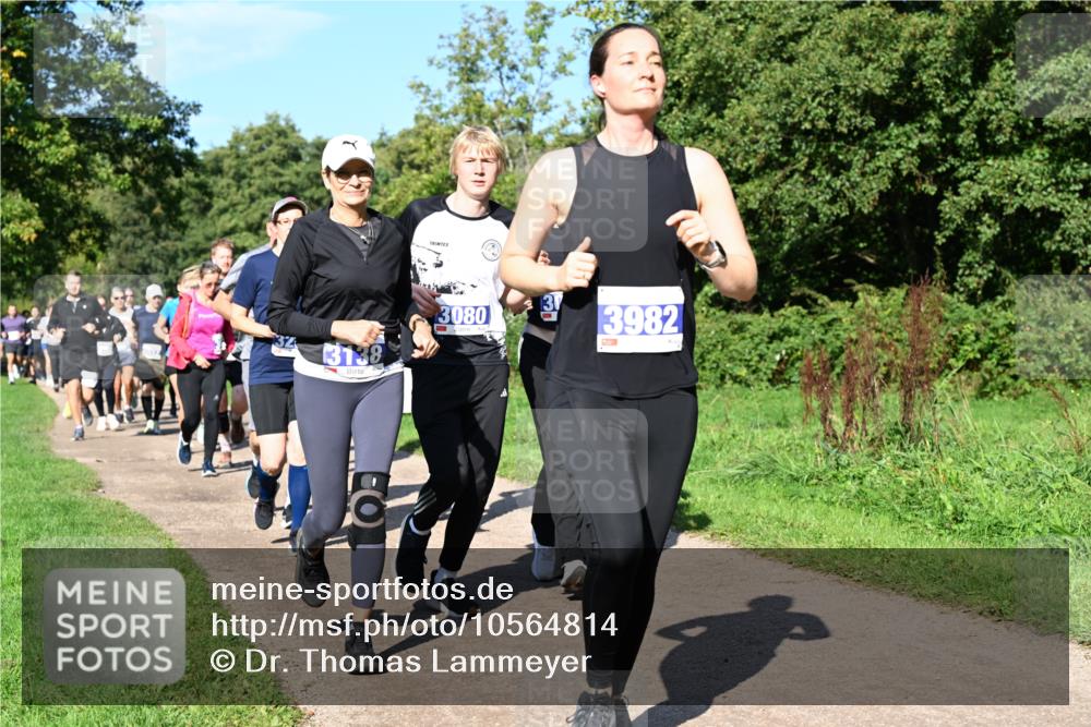 27.09.2026 - 35. Volkslauf durch das schöne Alstertal Dr. Thomas Lammeyer http://msf.ph/oto/10564814 27.09.2026 10:36:12 Laufen 3138, 3, 3080, 3982 meine-sportfotos.de
