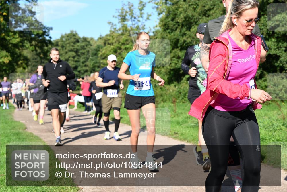 27.09.2026 - 35. Volkslauf durch das schöne Alstertal Dr. Thomas Lammeyer http://msf.ph/oto/10564844 27.09.2026 10:36:17 Laufen 3124 meine-sportfotos.de