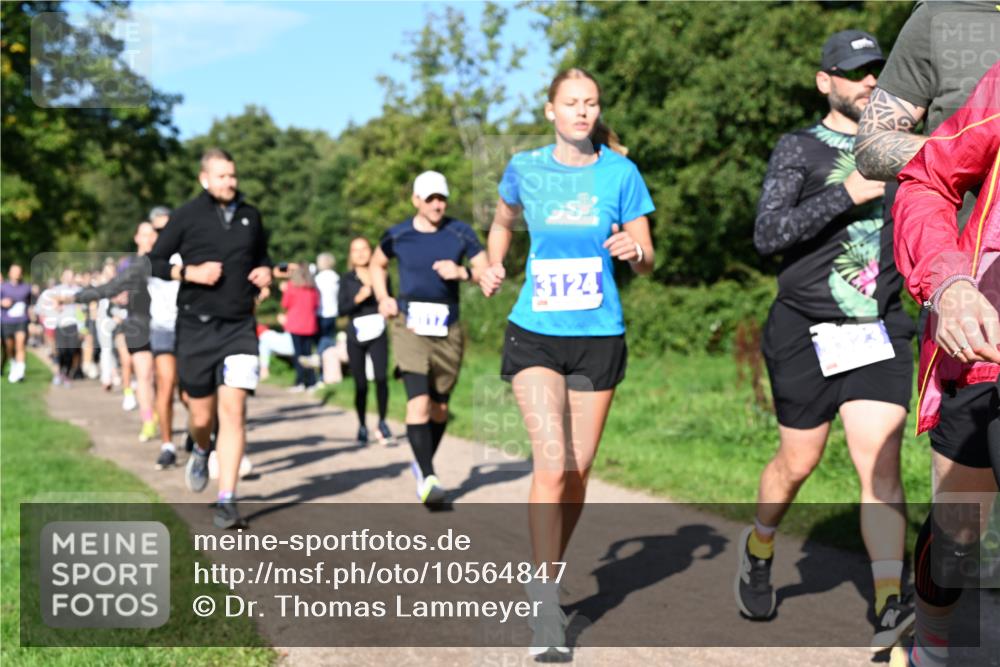 27.09.2026 - 35. Volkslauf durch das schöne Alstertal Dr. Thomas Lammeyer http://msf.ph/oto/10564847 27.09.2026 10:36:17 Laufen 3124 meine-sportfotos.de
