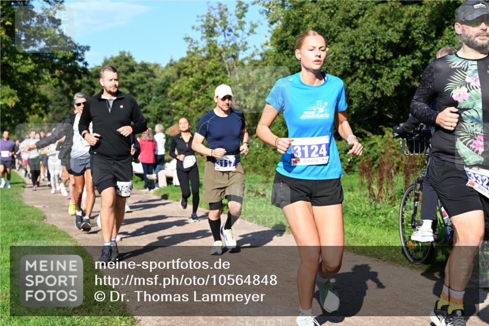 27.09.2026 - 35. Volkslauf durch das schöne Alstertal Dr. Thomas Lammeyer http://msf.ph/oto/10564848 27.09.2026 10:36:17 Laufen 396, 3117, 3124, 332 meine-sportfotos.de