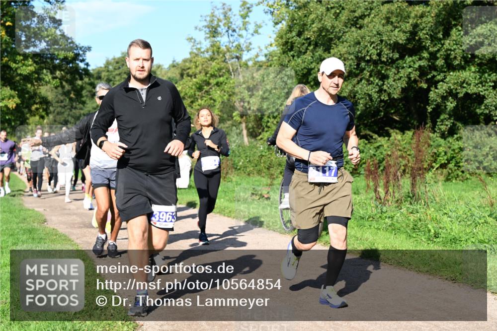 27.09.2026 - 35. Volkslauf durch das schöne Alstertal Dr. Thomas Lammeyer http://msf.ph/oto/10564854 27.09.2026 10:36:18 Laufen 3963 meine-sportfotos.de
