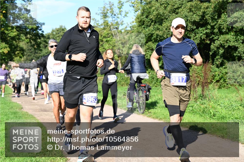 27.09.2026 - 35. Volkslauf durch das schöne Alstertal Dr. Thomas Lammeyer http://msf.ph/oto/10564856 27.09.2026 10:36:18 Laufen 3275, 3963, 3117 meine-sportfotos.de