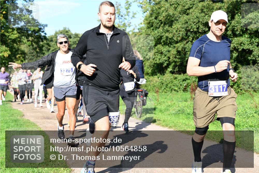 27.09.2026 - 35. Volkslauf durch das schöne Alstertal Dr. Thomas Lammeyer http://msf.ph/oto/10564858 27.09.2026 10:36:19 Laufen 3275, 396, 3117 meine-sportfotos.de