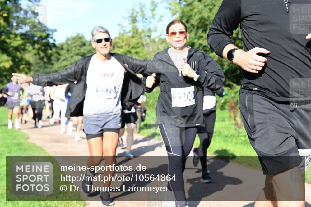 27.09.2026 - 35. Volkslauf durch das schöne Alstertal Dr. Thomas Lammeyer http://msf.ph/oto/10564864 27.09.2026 10:36:20 Laufen 215, 3300, 76 meine-sportfotos.de