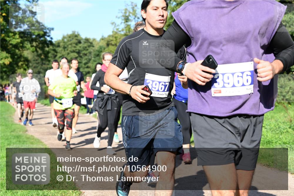 27.09.2026 - 35. Volkslauf durch das schöne Alstertal Dr. Thomas Lammeyer http://msf.ph/oto/10564900 27.09.2026 10:36:25 Laufen 3967, 3966 meine-sportfotos.de
