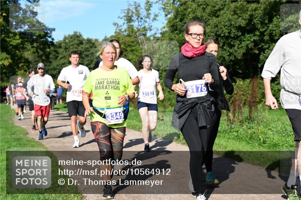 27.09.2026 - 35. Volkslauf durch das schöne Alstertal Dr. Thomas Lammeyer http://msf.ph/oto/10564912 27.09.2026 10:36:26 Laufen 2301, 3349, 3152, 3178 meine-sportfotos.de