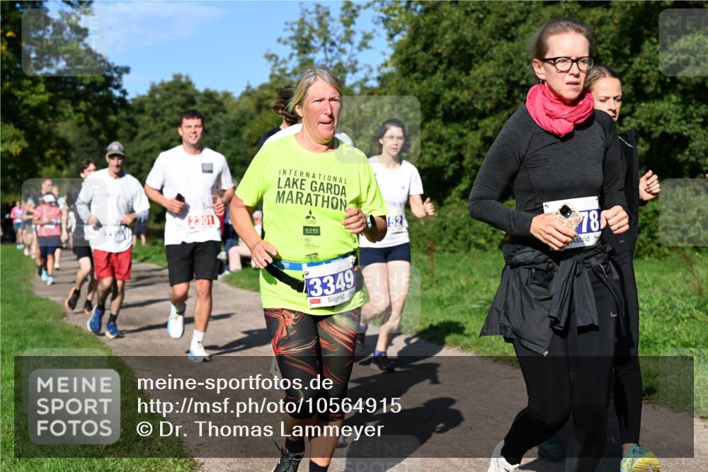 27.09.2026 - 35. Volkslauf durch das schöne Alstertal Dr. Thomas Lammeyer http://msf.ph/oto/10564915 27.09.2026 10:36:27 Laufen 2301, 3349, 78 meine-sportfotos.de