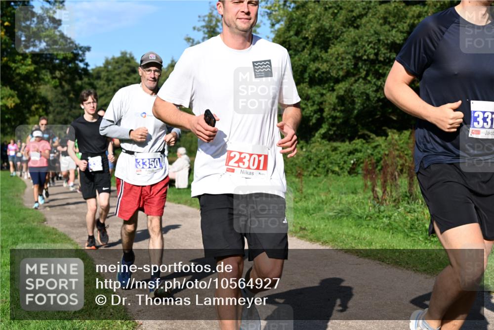 27.09.2026 - 35. Volkslauf durch das schöne Alstertal Dr. Thomas Lammeyer http://msf.ph/oto/10564927 27.09.2026 10:36:29 Laufen 3350, 12301, 1, 331 meine-sportfotos.de