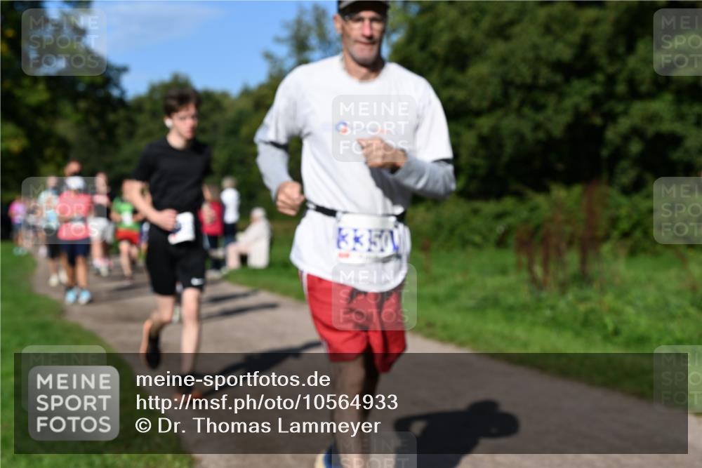 27.09.2026 - 35. Volkslauf durch das schöne Alstertal Dr. Thomas Lammeyer http://msf.ph/oto/10564933 27.09.2026 10:36:30 Laufen 3350 meine-sportfotos.de