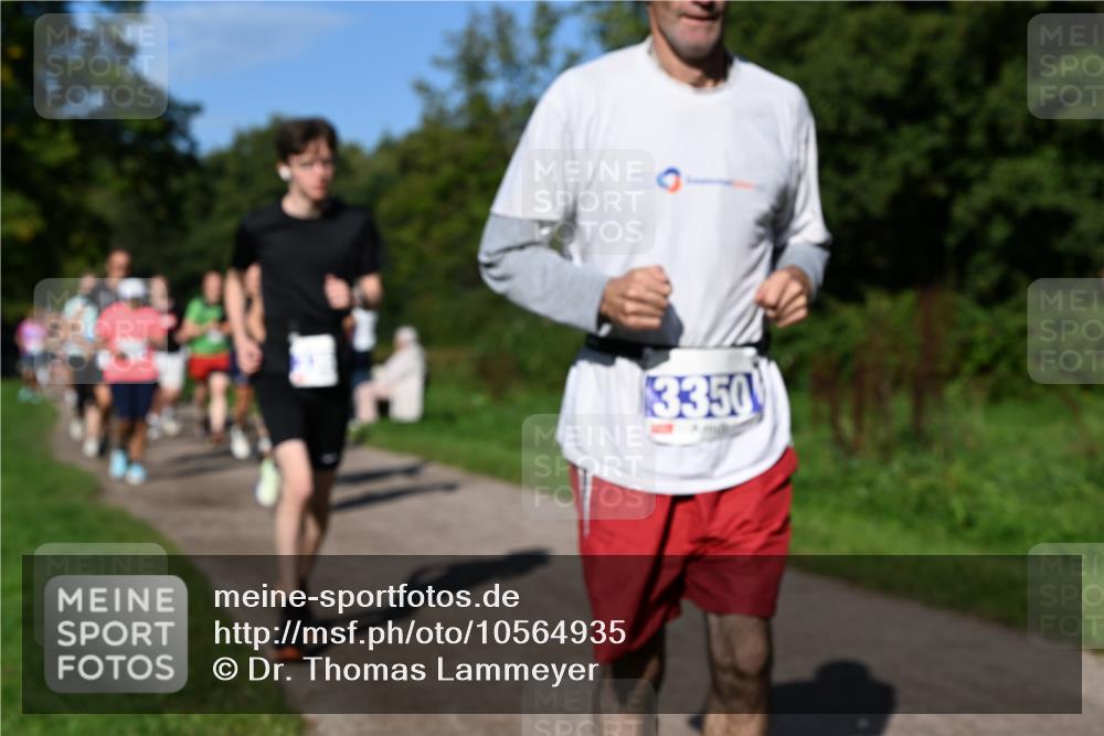 27.09.2026 - 35. Volkslauf durch das schöne Alstertal Dr. Thomas Lammeyer http://msf.ph/oto/10564935 27.09.2026 10:36:30 Laufen 3350 meine-sportfotos.de