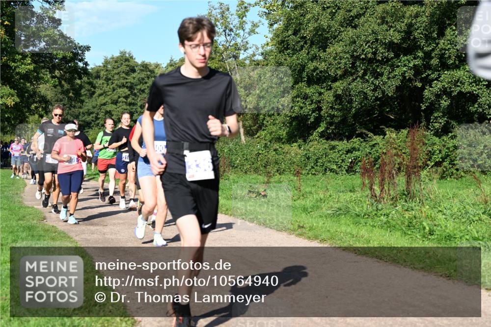 27.09.2026 - 35. Volkslauf durch das schöne Alstertal Dr. Thomas Lammeyer http://msf.ph/oto/10564940 27.09.2026 10:36:31 Laufen 001 meine-sportfotos.de