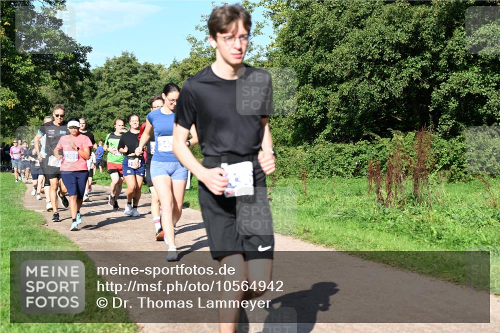27.09.2026 - 35. Volkslauf durch das schöne Alstertal Dr. Thomas Lammeyer http://msf.ph/oto/10564942 27.09.2026 10:36:31 Laufen 3301, 313 meine-sportfotos.de