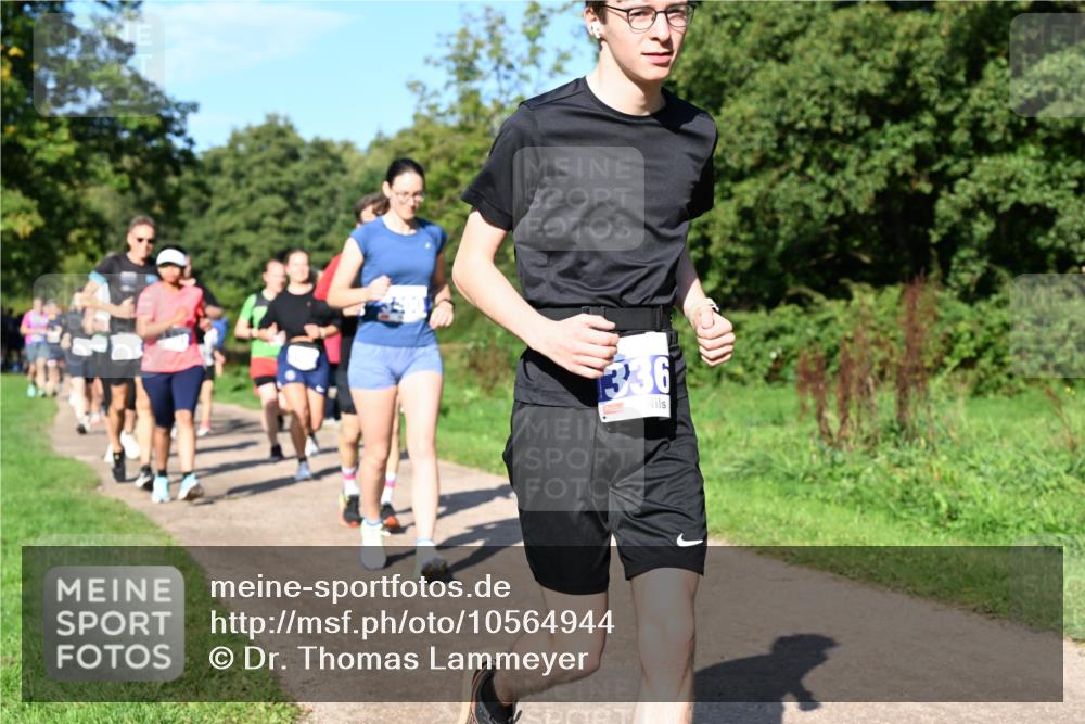 27.09.2026 - 35. Volkslauf durch das schöne Alstertal Dr. Thomas Lammeyer http://msf.ph/oto/10564944 27.09.2026 10:36:31 Laufen 1336 meine-sportfotos.de