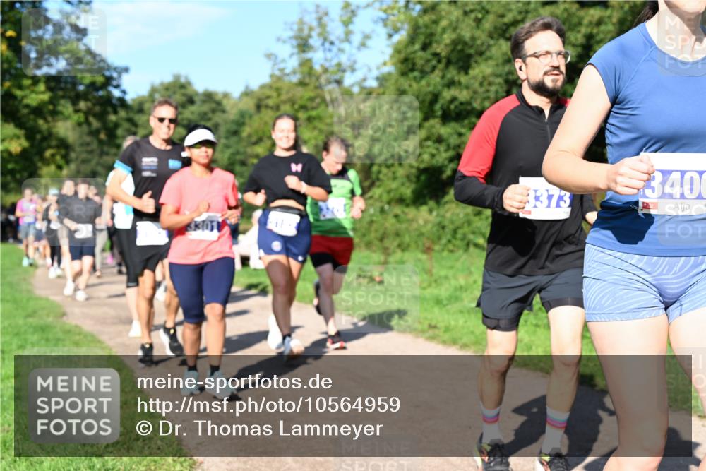 27.09.2026 - 35. Volkslauf durch das schöne Alstertal Dr. Thomas Lammeyer http://msf.ph/oto/10564959 27.09.2026 10:36:33 Laufen 3301, 3373, 3400 meine-sportfotos.de