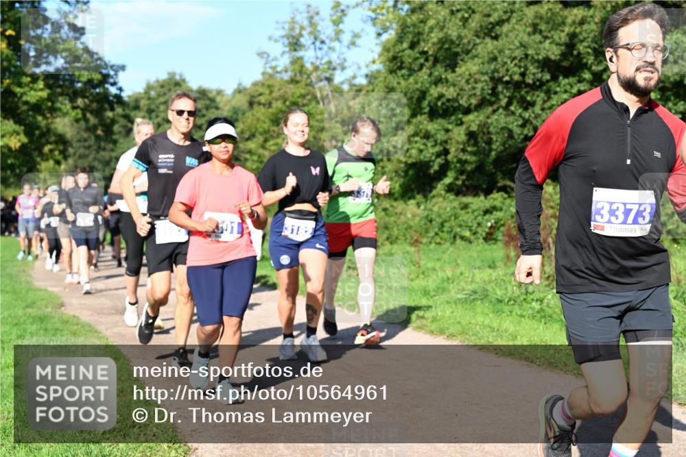 27.09.2026 - 35. Volkslauf durch das schöne Alstertal Dr. Thomas Lammeyer http://msf.ph/oto/10564961 27.09.2026 10:36:34 Laufen 301, 3182, 3373 meine-sportfotos.de
