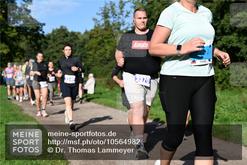 27.09.2026 - 35. Volkslauf durch das schöne Alstertal Dr. Thomas Lammeyer http://msf.ph/oto/10564982 27.09.2026 10:36:37 Laufen 3240, 3370 meine-sportfotos.de